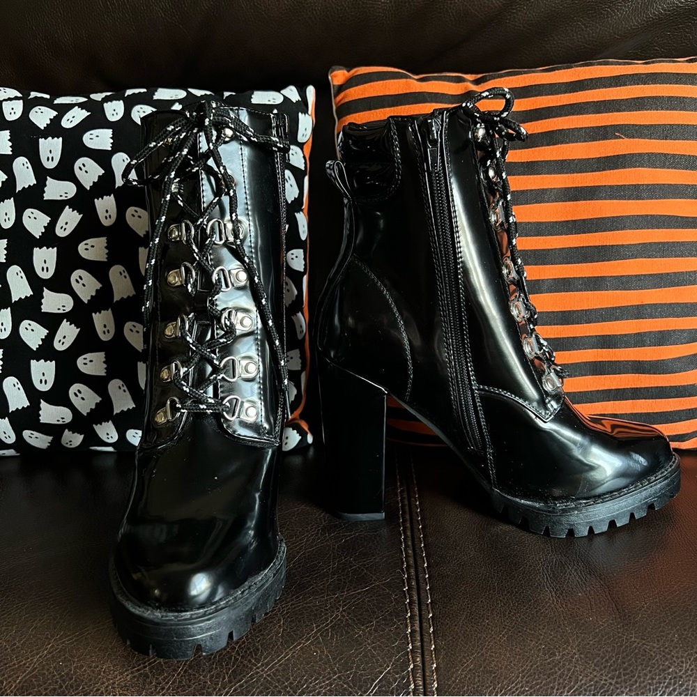 BOOHOO LACE UP HEELED COMBAT BOOTS